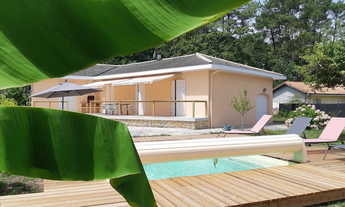 Gujan-Mestras House | Maison de Vacances Avec Piscine et Jardin Située Dans un Quartier Résidentiel