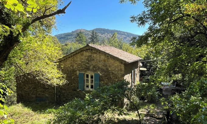 Vesseaux House | Maison des Marcassins at the edge of the woods