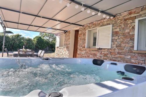 Le Luc House | Maison du sud avec jacuzzi