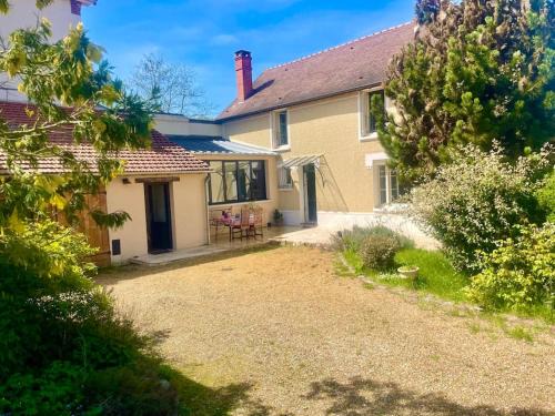 Villemeux-sur-Eure Villa | Maison familiale avec poêle à bois et jardin