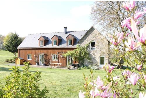 Bais House | Maison familiale, 15 pers, 7 chambres, piscine, déco soignée