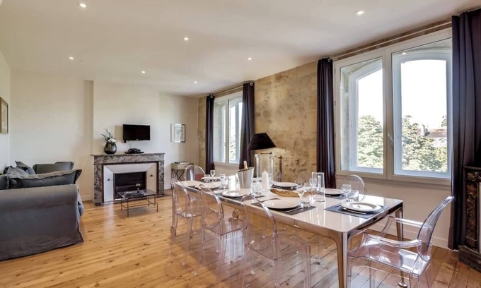 Bordeaux City Centre Apartment | Maison Ingwë - 4 rooms for 8 persons Place Gambetta