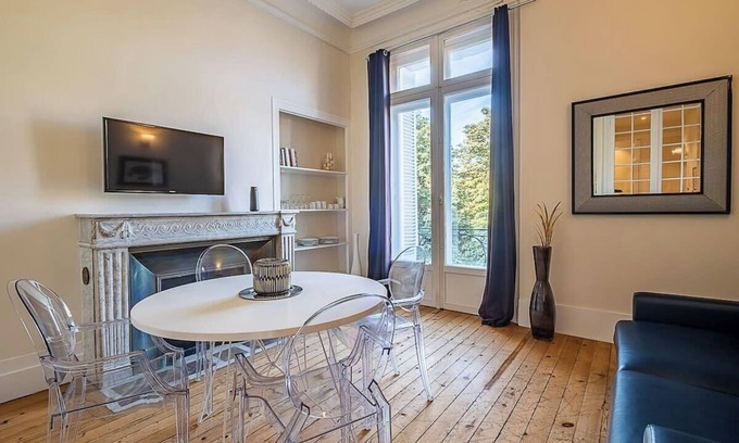 Bordeaux City Centre Apartment | Maison Ingwë - Charming 3-room apartment for 6 people Place Gambetta