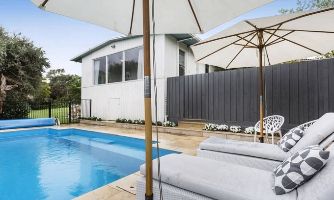 Mornington House | Maison La Plage - walk to the Beach