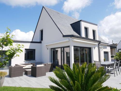 Etel Villa | Maison moderne avec jardin à 200m de la Ria d'Étel, 4 chambres, Wifi, proche commerces et port - FR-1-479-15