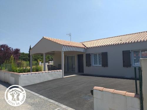 Beauvoir-sur-Mer House | Maison neuve en Vendée, 3 chambres, proche véloroute et océan, wifi, terrasses, tout inclus. - FR-1-426-542