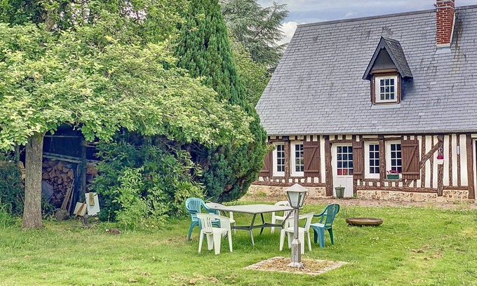 Plasnes Cottage | Maison Normande AU Calme DS UN Hameau Jardin Avec Piscine
