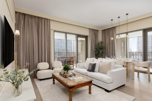 Dubai Apartment | Maison Privee - Creekside Elegance with Canal Vws at Creek Beach