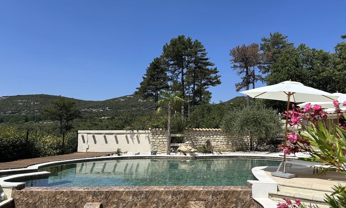 Murs Other | Maison Provençale vue sur le Luberon, Calme Absolu Idéal Pour les Familles