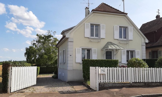 Eguisheim House | Maison Rénovée Avec Cour Privative Espace Barbecue et Terrasse
