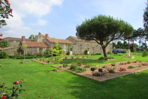 Landevieille House | Maison spacieuse proche du centre de Landevieille + jardin clôturé