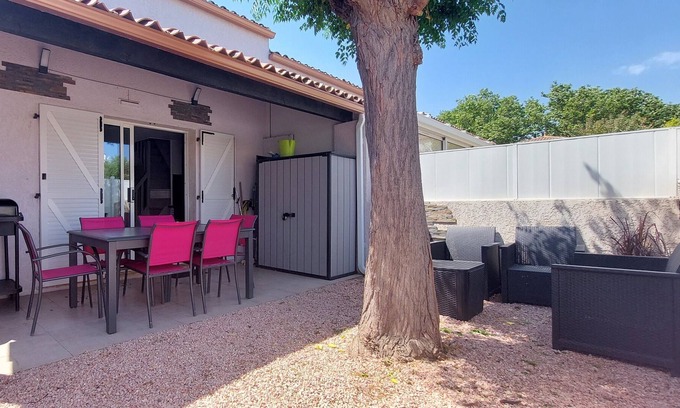 Cap d'Agde Cabin | Maisonette in perfect condition with beautiful terrace
