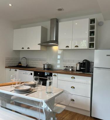 Castres Apartment | Maisonnette Proche Gare & Centre l Jardin l Clim