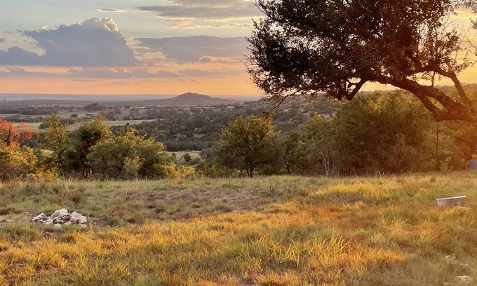 Fredericksburg Other | Majestic Hilltop View in Peaceful Countryside. Minutes to Top Wineries.