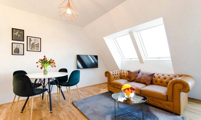 Weißgerber Apartment | Majestic Penthouse | Steps to City Center & Danube