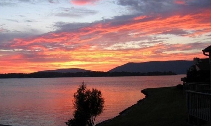 North Shore Villa | Majestic Pointe! Sleeps 8, 4 bathrooms