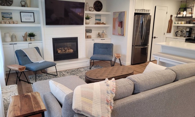 Wasaga Beach Cottage | Make memories at the Jansen Clan Cottage