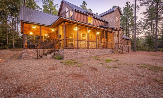 Hochatown Cabin | Make your family and friends getaway truly memorable…stay with us at Steel Cree