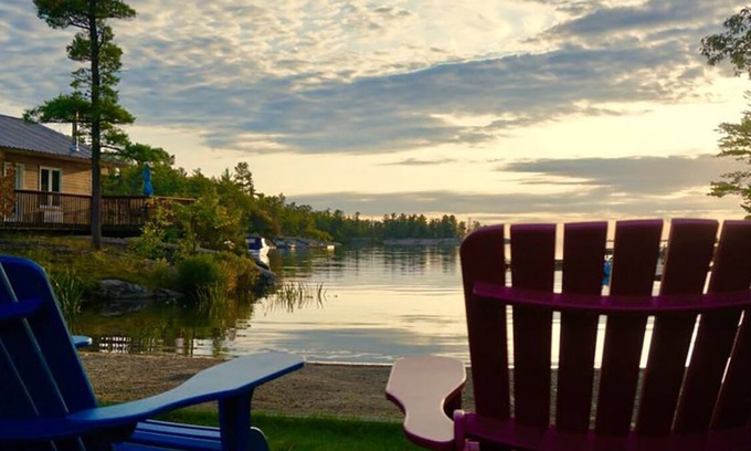 Carling Cottage | Make Yourself at Home.On the Bay!