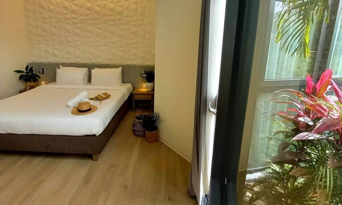 Maho Hotel | Making The Best Memories Along The Way! Near Maho Beach, Pet-Friendly, Parking