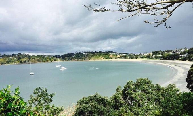Oneroa House | MAKO COTTAGE. (FREE WIFI and full SKY) Convenient+