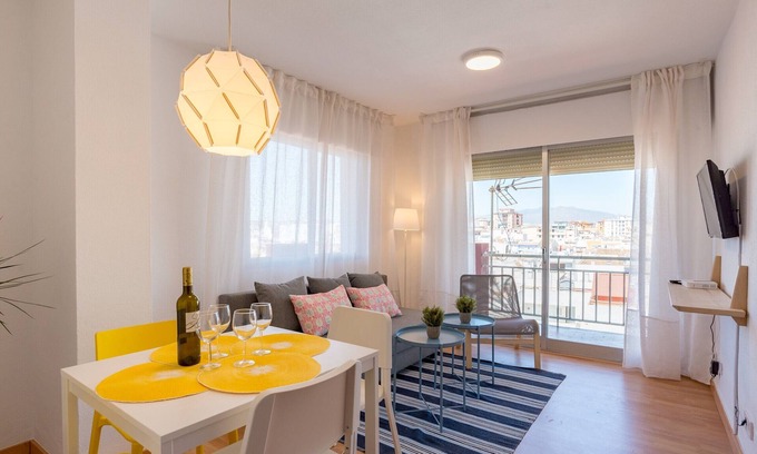 Fuengirola City Centre Apartment | MalagaSuite Fuengirola Pier