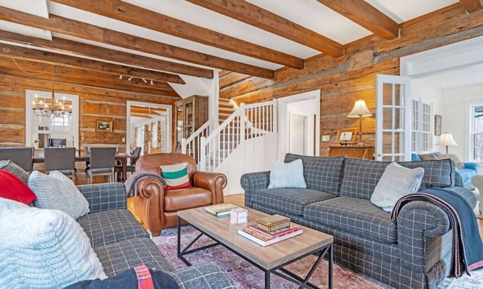 Grey Highlands Ski Chalet | Malcom Cottage · Stunning 6 Bedroom Chalet In Beaver Valley!