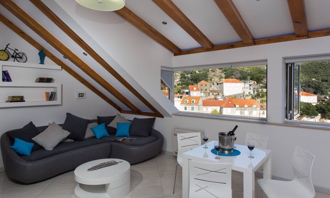 Sudurad Apartment | Mali Skoj Apartment - Two-Bedroom Apartment with Sea View