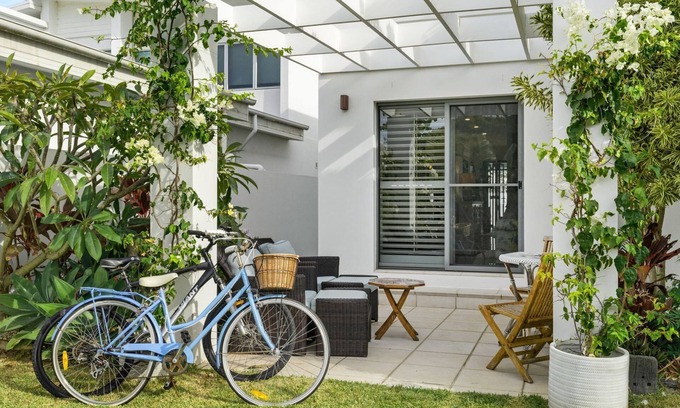 Kingscliff House | Malibu Mansion at Salt