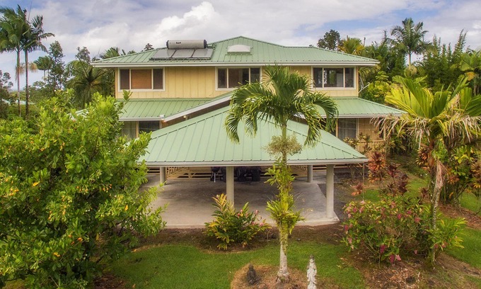 Keaau House | Maluhia Hale - Your one acre slice of paradise