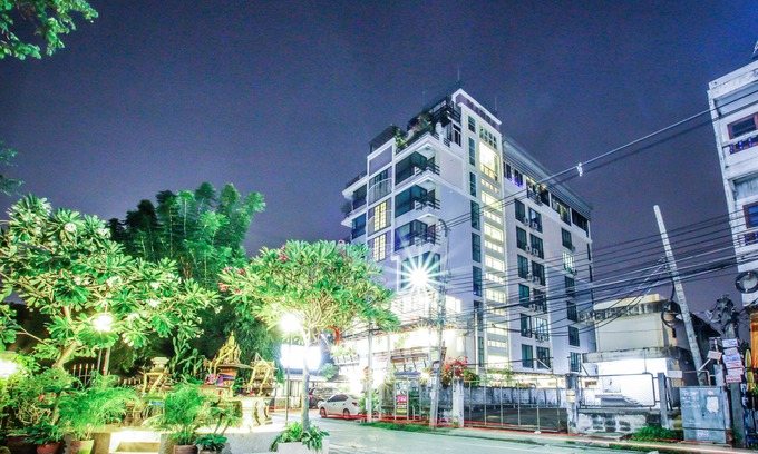 Talat Khwan Hotel | MAMBA and Baan Aranya Serviced Apartment