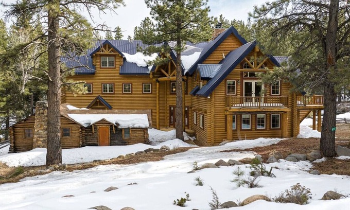 Mammoth Creek Cabin | Mammoth Creek Luxury Retreat near Zion and Bryce C