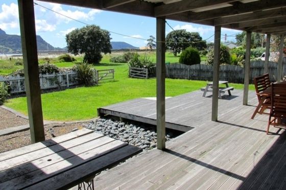 One Tree Point House | Manaia View Bach - One Tree Point Bach