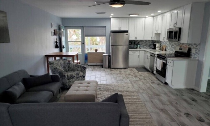 Englewood Condo | Manasota Key Beach 1Bdrm Condo, boat dock, heated pool