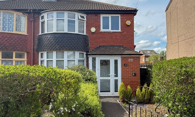 Manchester House | Manchester Home Away from Home