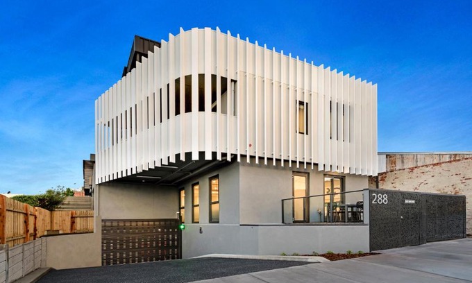 Glen Iris Apartment | Manhattan Apartments - Glen Iris