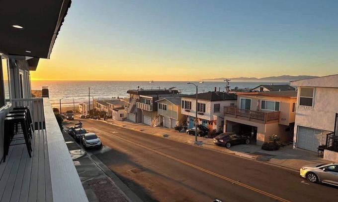 El Porto Apartment | Manhattan Beach Modern Panoramic Sea View