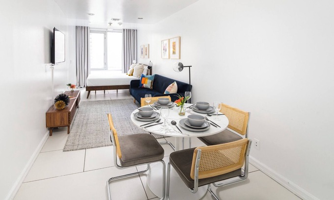Midtown East Apartment | Manhattan loft Studio located Midtown NYC! #303