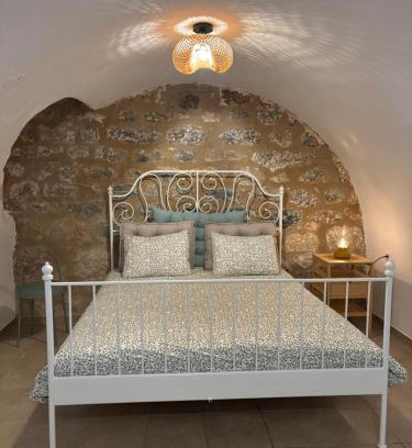 Omales House | Mani Spot Elmare