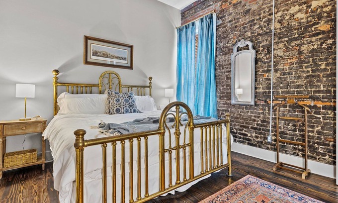 Washington House | Manifest Loft 2 in downtown historic Washington, NC