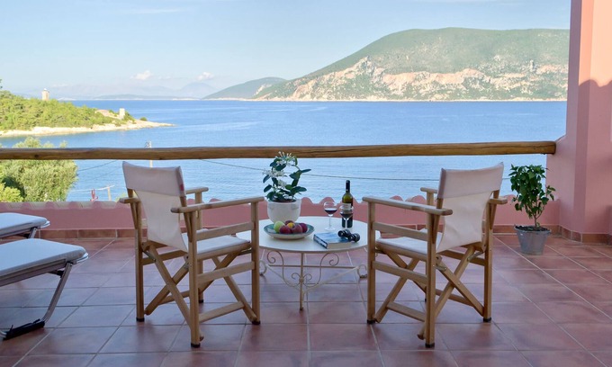 Matsoukata Apartment | Manona's Suite - Fiscardo 5-mn, sea front
