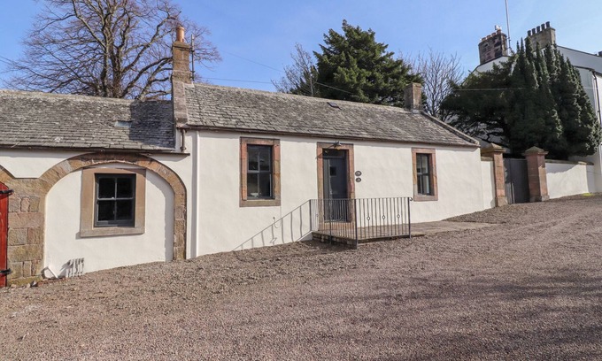 Akeld Cottage | MANOR COTTAGE, family friendly, character holiday cottage in Wooler