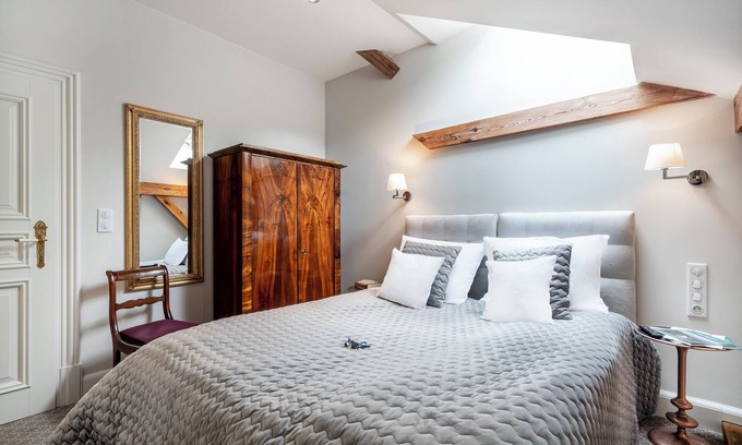 Nowe Warpno Bed & Breakfast | Manowce Palace - Small Double or Twin Room (Room 11)