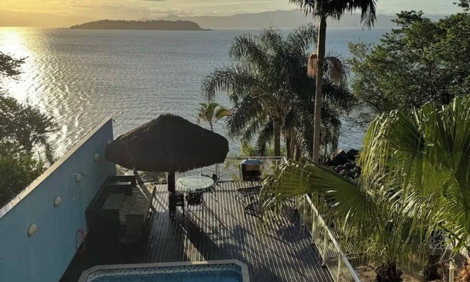 Sambaqui House | Mansion in Sambaqui Florianópolis.