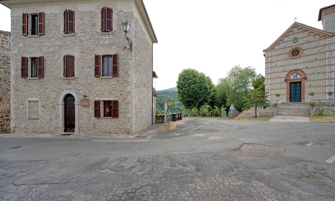 Sugano Villa | Mansion in Prodo near Lake Bolsena