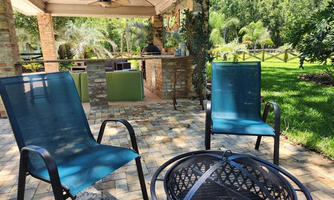 Lakeland House | Mansion on 20 Acres - Perfect for a Family Vacation