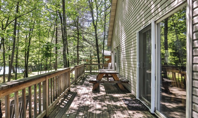St Germain Cottage | Maple Cabin at beautiful Estold's Resort on Little St. Germain lake