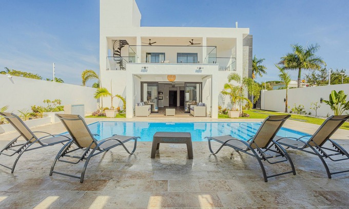 Urbanizacion Tavarez Villa | Mara Vita - Luxury Oceanfront Villa Combination - 16 Bedrooms