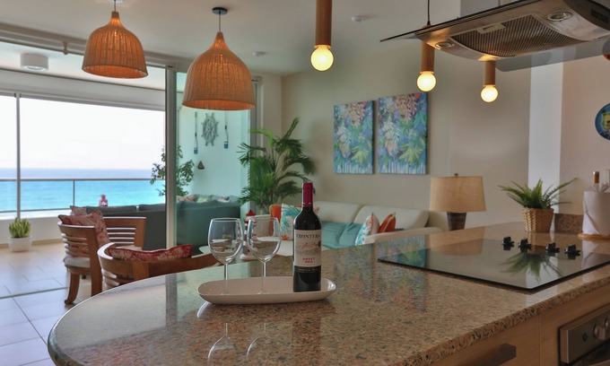Villas Del Mar Apartment | Marbella | Beachfront Pool Full Kitchen