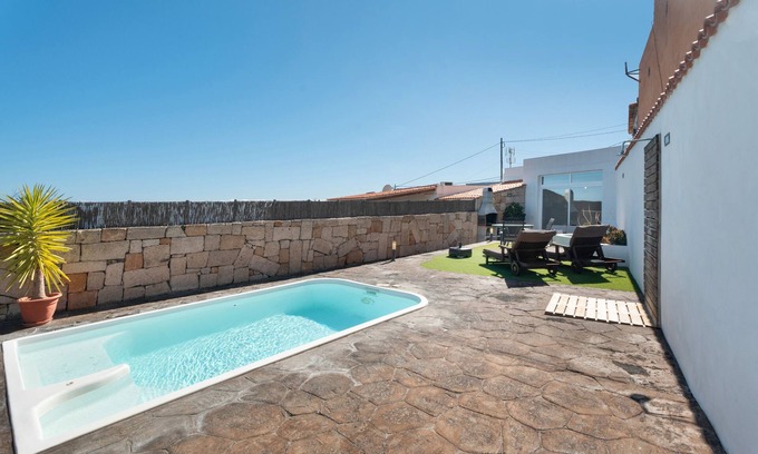 Fasnia Ski Chalet | 'Marcela Joaquin Mountain House' with Sea View, Private Pool and Wi-Fi